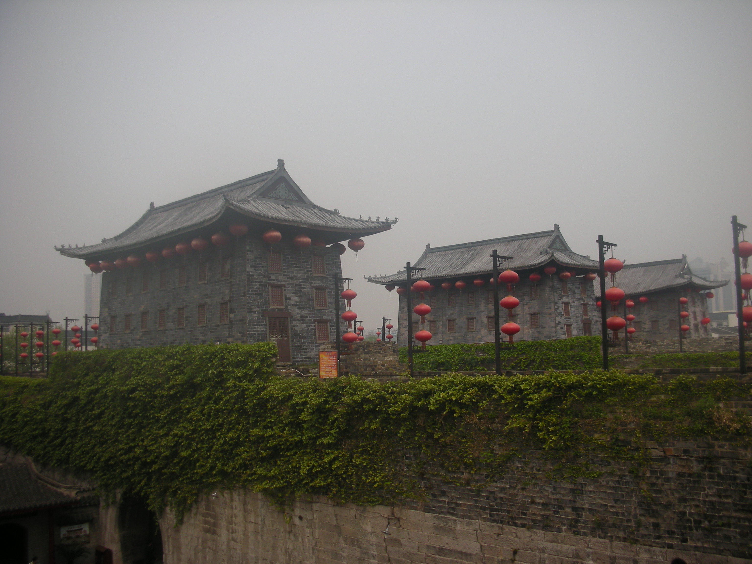 三国の呉や六朝・明・中華民国などの都として栄えた南京(その5.中国で現存する最大の城門である南京の中華門)